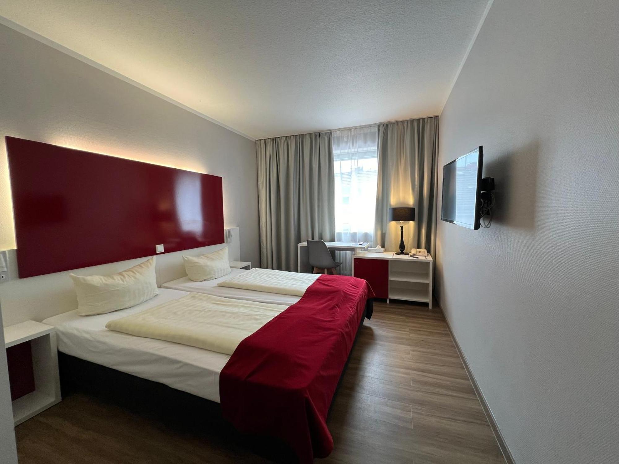 Admiral Hotel 3*
